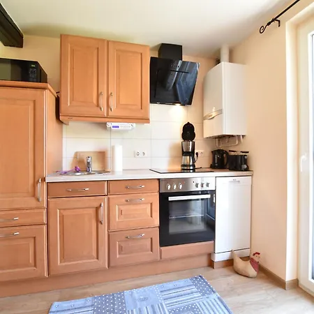 Lovely Holiday In With Terrace Сasa de vacaciones Zierow