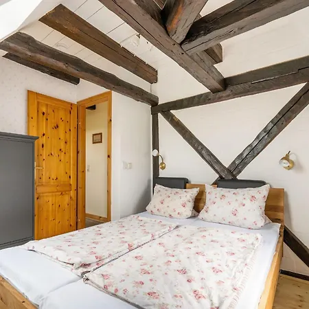 Lovely Holiday In With Terrace Сasa de vacaciones