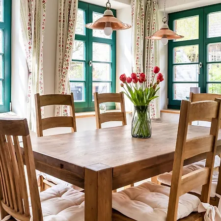 Сasa de vacaciones Lovely Holiday In With Terrace
