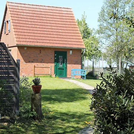 Lovely Holiday In With Terrace Сasa de vacaciones Zierow