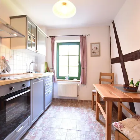 Сasa de vacaciones Lovely Holiday In With Terrace Zierow